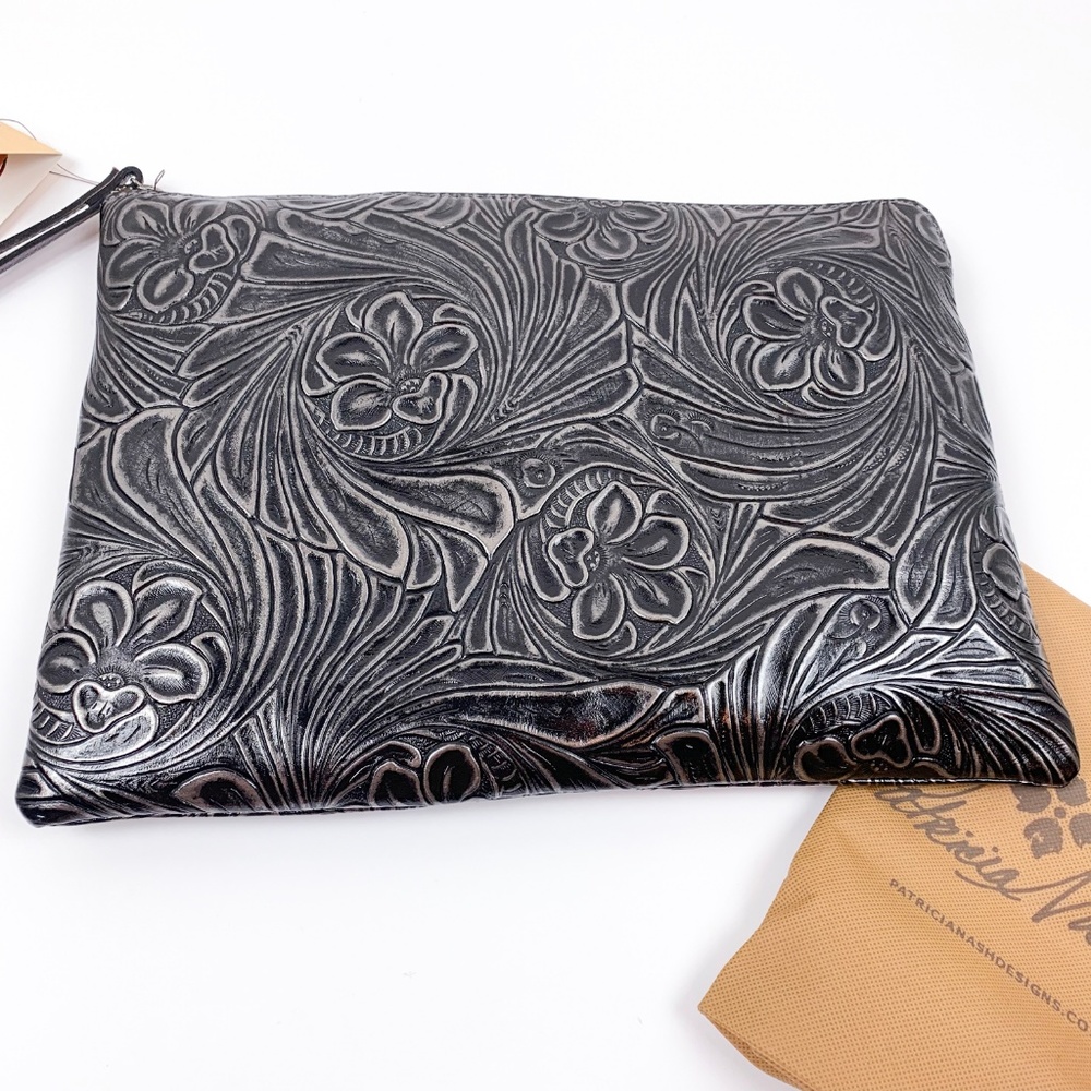 NWT Patricia Nash Braga Tech Wristlet - Picture 2 of 7